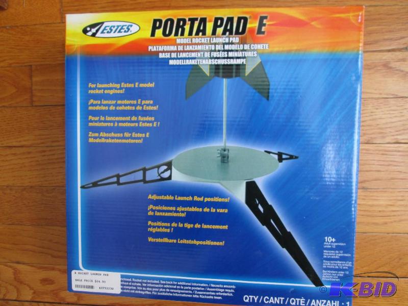 lot 58 image: Estes Prota Pad E model rocket launch pad...