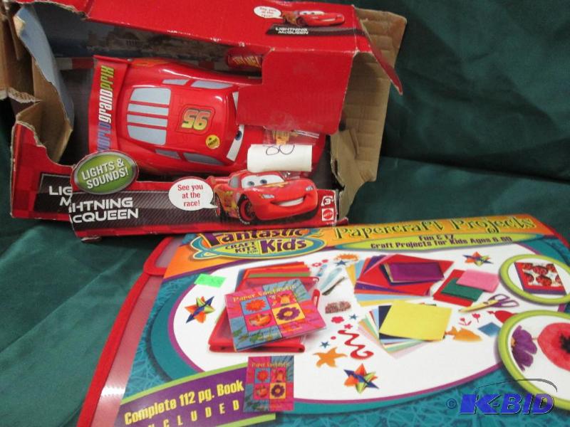 lighting McQueen race car, papercraft project...