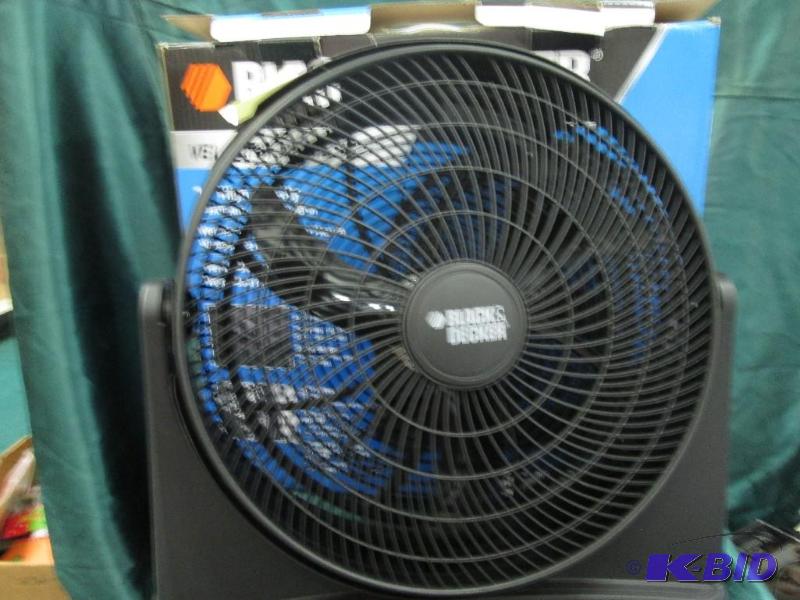 fan black and Decker. Crack on side of fan co...