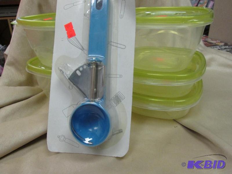 kitchen scoop, Rubbermaid containers...