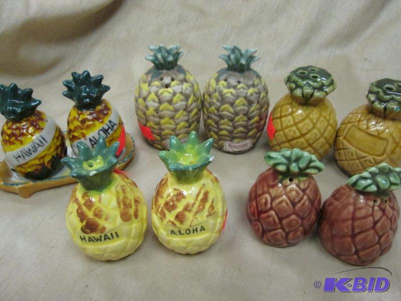 pinapple salt and pepper shakers...