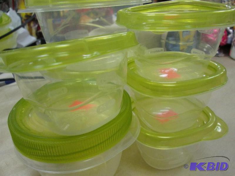 rubbermaid containers various sizes...
