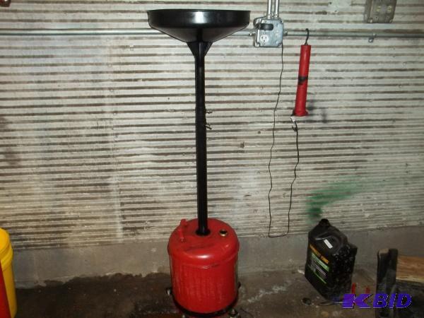lot 30 image: Under hoist oil drain catch...