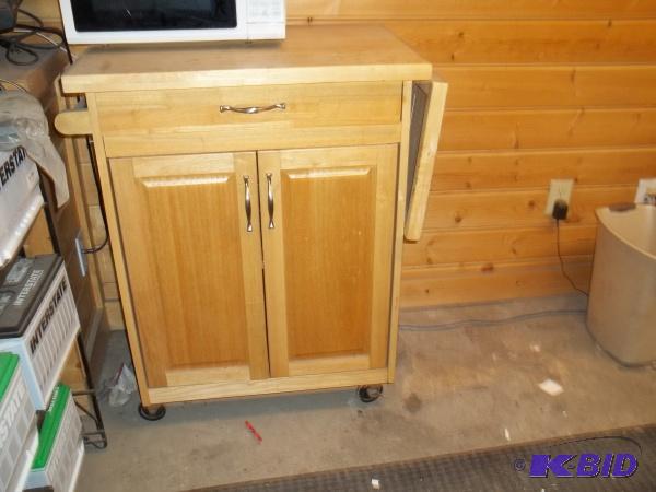 lot 34 image: Cart with towel holder on side, 36&quotH, 27...