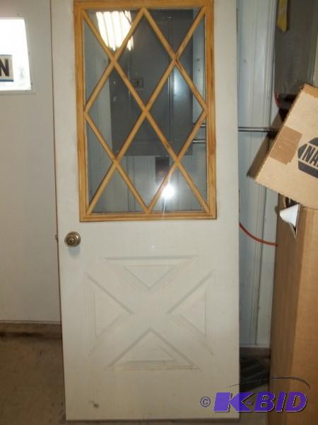 lot 43 image: Metal 32" Door with window....