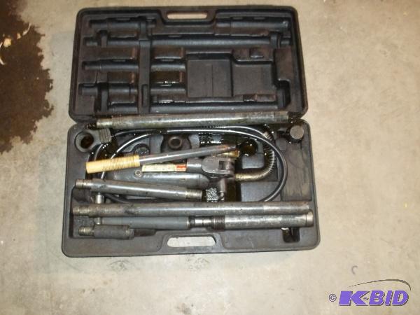lot 8 image: Dayton 4 ton porta power...