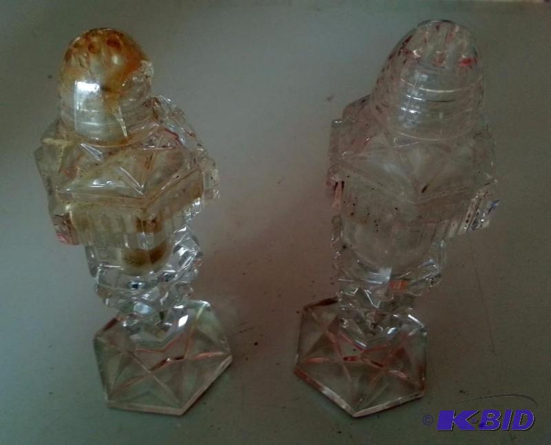 Crystal Salt and Pepper Shaker...