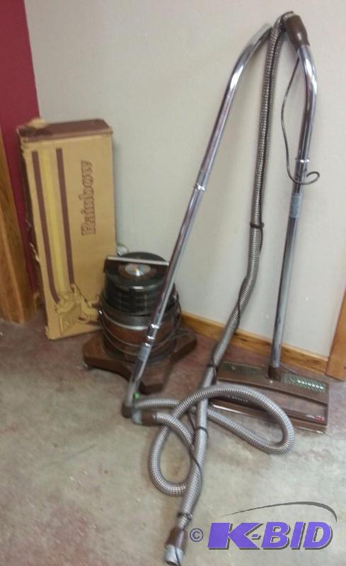 Vintage WORKING Rainbow Vac. This vacuum has ...