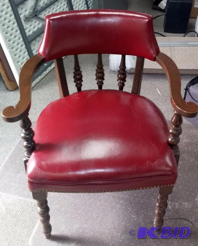 lot 10 image: Office Chair, came from a Bank, in excellent ...