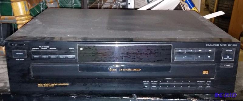 lot 25 image: Sony CDP-C345 Multi 5-Disc Stereo Compact Car...