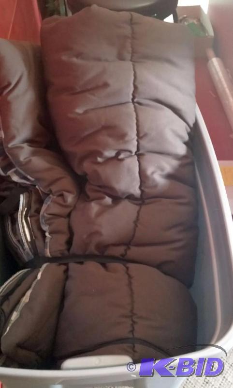 lot 7 image: Coleman Sleeping Bag in great condition....