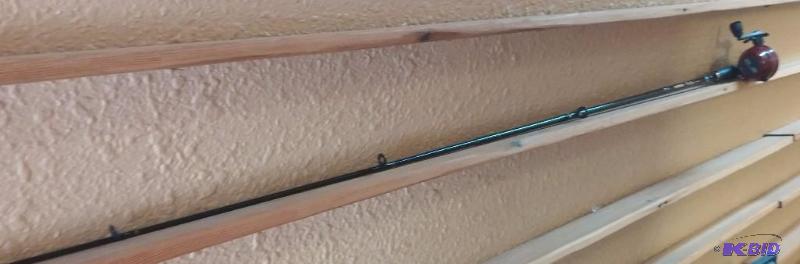 lot 9 image: Never Used Vintage Johnson Jerk reel with Shi...