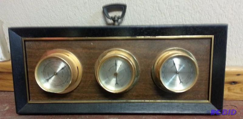 lot 13 image: Weather Station, perfect shape....