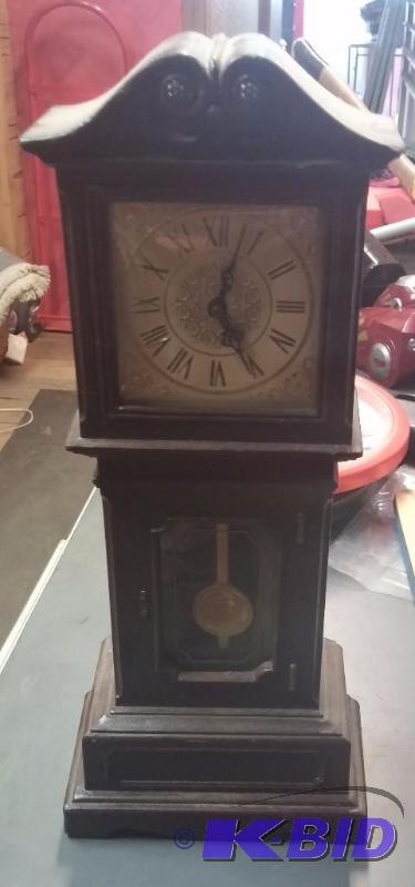 lot 25 image: Vintage Electric Mantle Clock &quotThe Princ...
