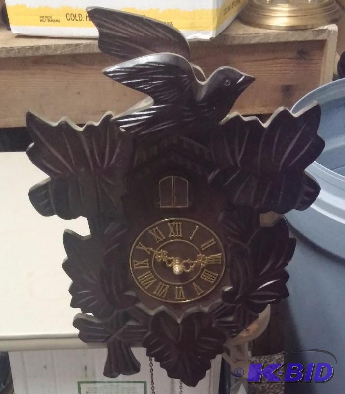 lot 26 image: 15" Vintage Hanging Coo-Coo Clock...