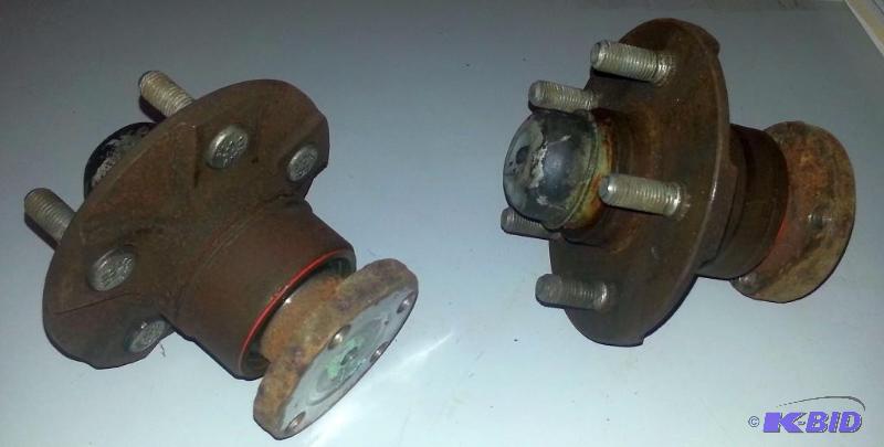 lot 20 image: A pair of Hubs with new barrings and Seals. ...