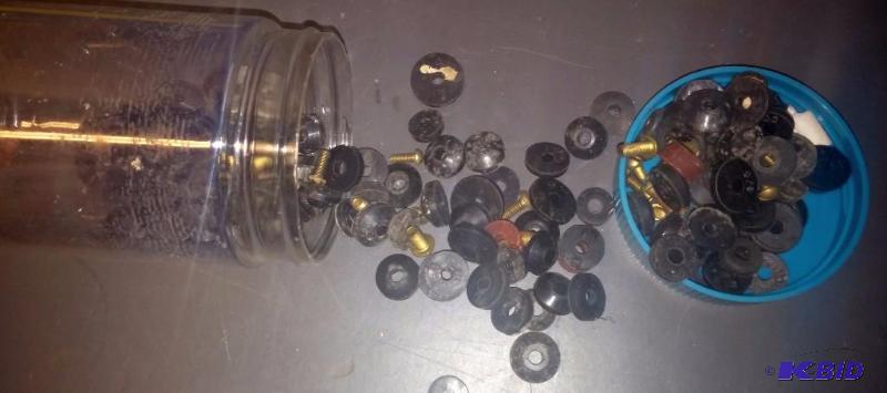 lot 75 image: Large Lot of Sink Seats with screws...