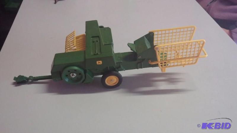 Vintage Ertl John Deere Cultivator...