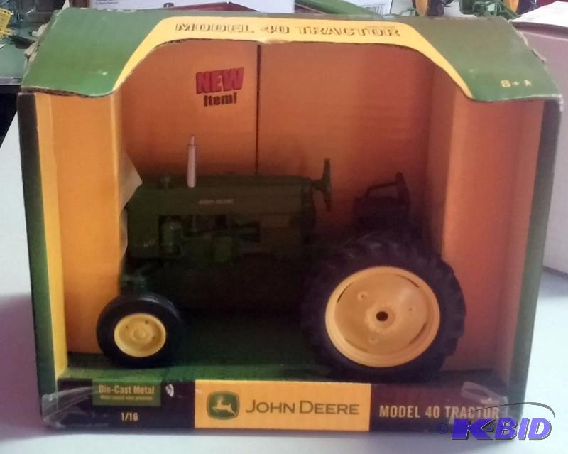 Ertl John Deere Britains Model 40 Tractor---...