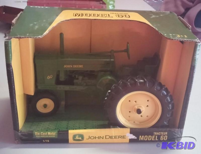John Deere 1952 Vintage Tractor Model 60...