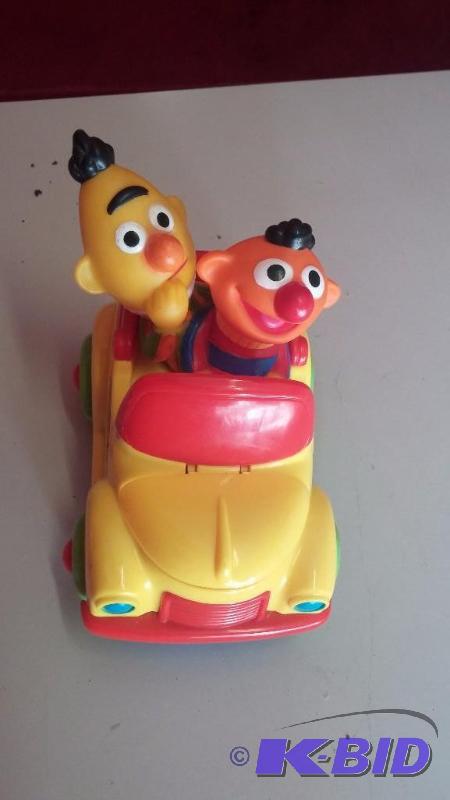 Sesame Street Elmo Friends Bert and Ernie in ...