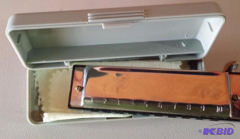 Harmonica...