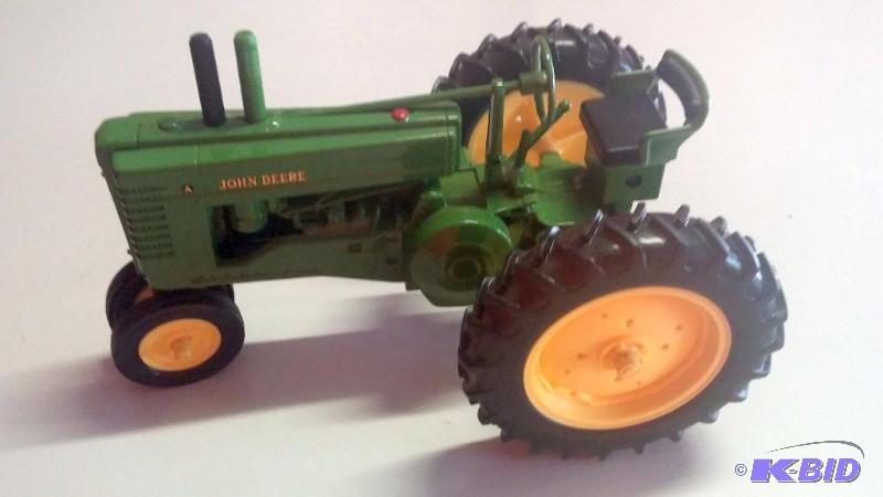 ERTL John Deere 1934 Model A Tractor #539 11...
