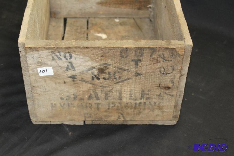 lot 101 image: Occupied Japan Canned Tuna Flakes Wood Crate
