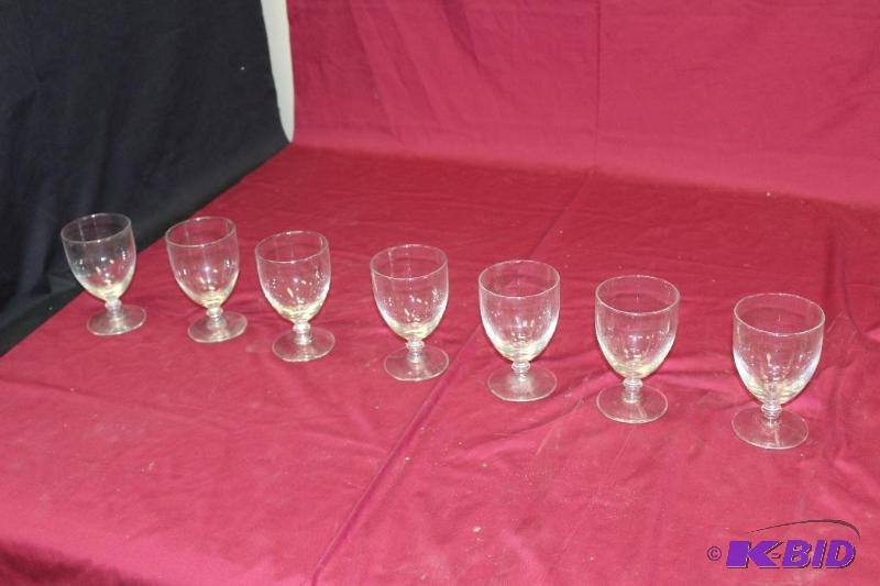 lot 115 image: Set of 6 Glasses   one spare if you brea...