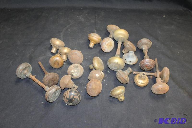 lot 116 image: Large lot of Vintage Door Knobs ...