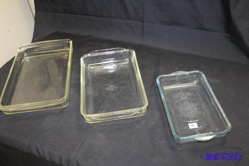 lot 118 image: Glass Baking Dishes ...