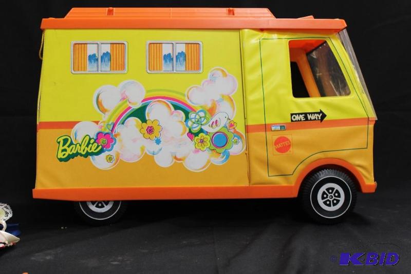 lot 15 image: 1970 Barbie Country Camper in Box