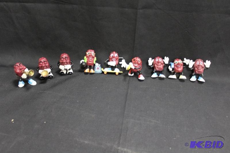 lot 20 image: Lot of 9 1980s California Raisins Figurines ...