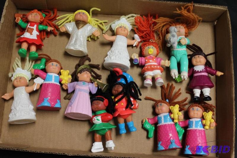lot 21 image: Lot of 13 early 1990s Cabbage Patch Plastic Dolls