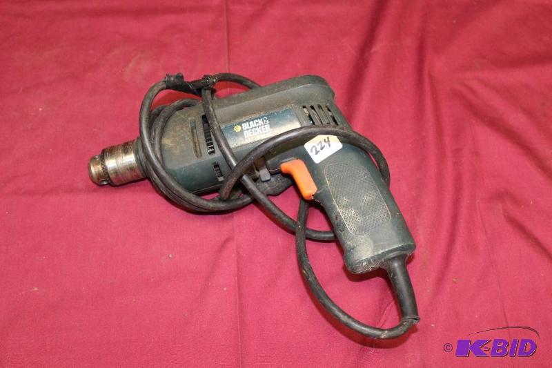 lot 224 image: Black and Decker Power Drill ...