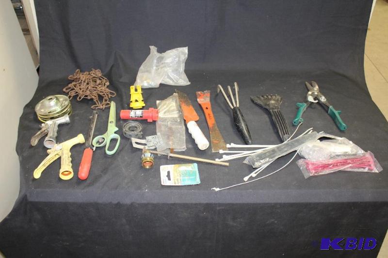 lot 232 image: Yard Tools ...