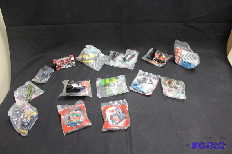 lot 25 image: Lot of McDonalds and Kelloggs&nbspToy Cars&...