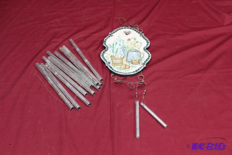 lot 256 image: Wind Chimes ...