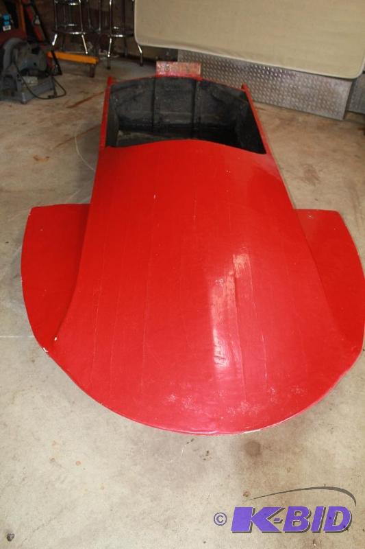 lot 3 image: Mini Glider Boat