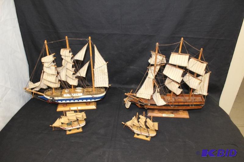 lot 300 image: Vintage Toy Ships ...