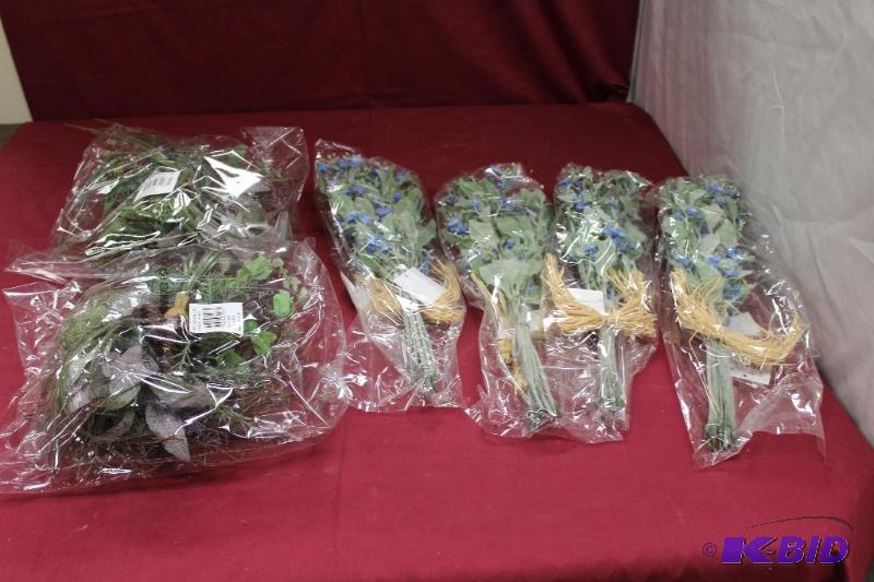 lot 348 image: NEW Decorative Silk Flowers ...