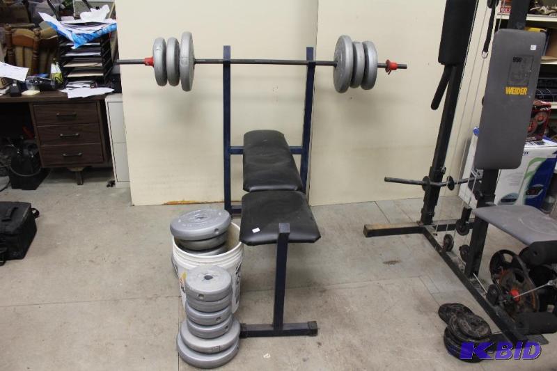 lot 5 image: Weight Set and Bench