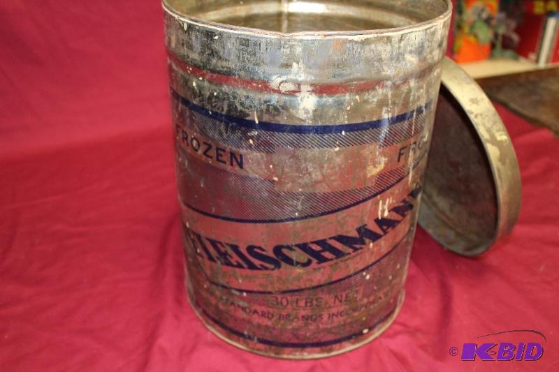 lot 59 image: Vintage Fleischmanns&nbspTin ...