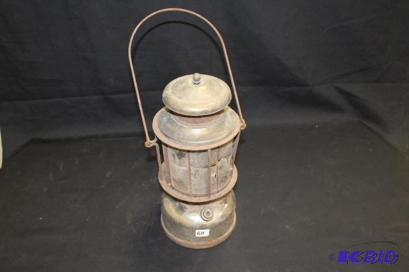 lot 60 image: 1930s - 1940s Coleman Lantern, Unmarked&nbs...