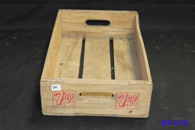 lot 70 image: Vintage 7up Wood Crate ...