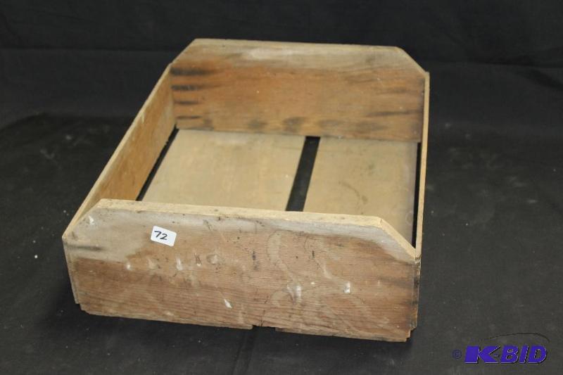 lot 72 image: Vintage Wooden Box...