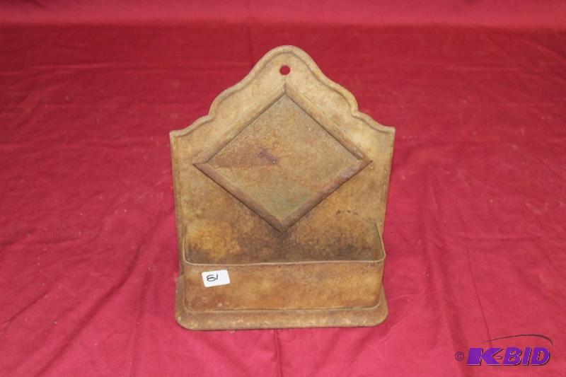 lot 81 image: Antique Tin Wall Hanging ...