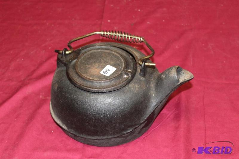lot 84 image: Cast Iron Pot ...