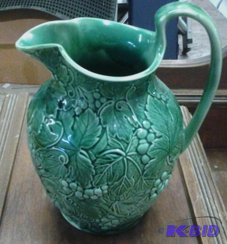 lot 29 image: Vintage Wedgwood Of Etruria & Baralston..Green Grape Pitcher Creamer - Made in England