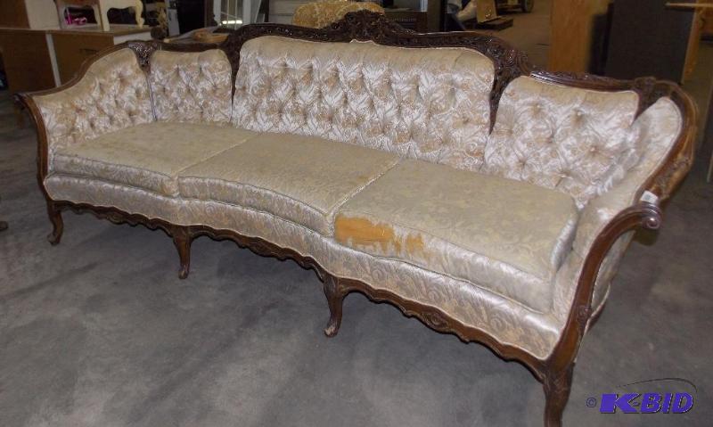 lot 55 image: Antique  Vintage French Sofa - Ornately Hand Carved - Beautiful Walnut